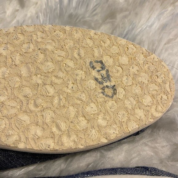 Toms Women’s Slip On Shoes - Picture 9 of 9